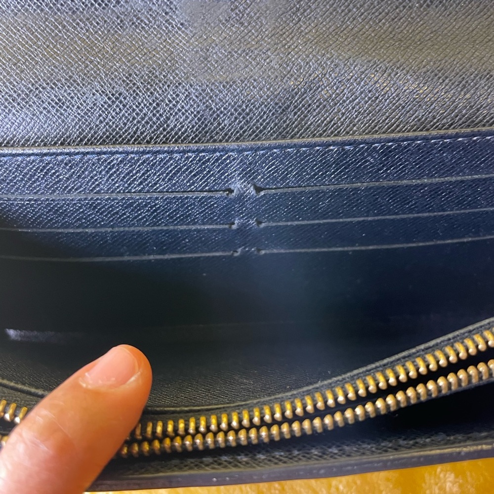 Authentic LV wallet - Picture 7 of 7